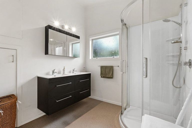 Photo of property in 40a Duncansby Road, Stanmore Bay, Whangaparaoa, 0932