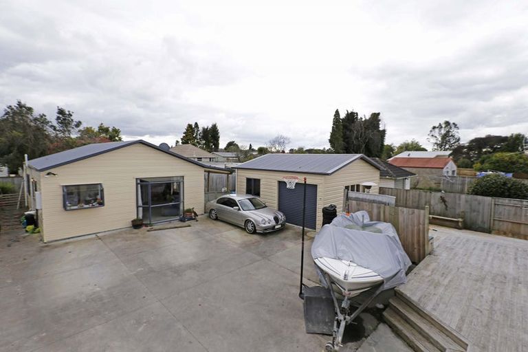 Photo of property in 38a Pine Avenue, Henderson, Auckland, 0612