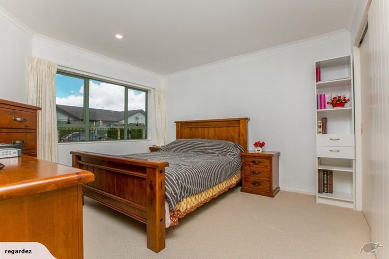 Photo of property in 4 Wakaroa Avenue, Te Atatu Peninsula, Auckland, 0610