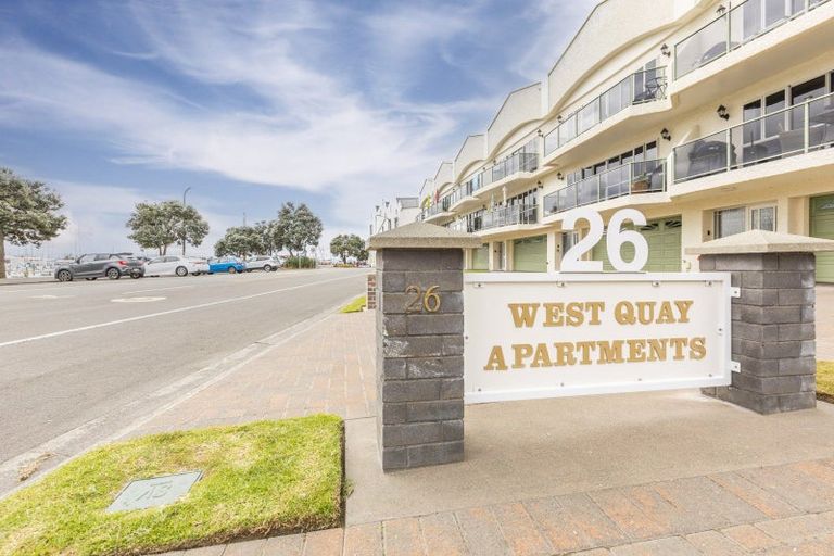 Photo of property in 10/26 West Quay, Ahuriri, Napier, 4110