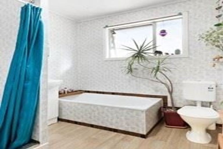 Photo of property in 21a Ribblesdale Road, Henderson, Auckland, 0612