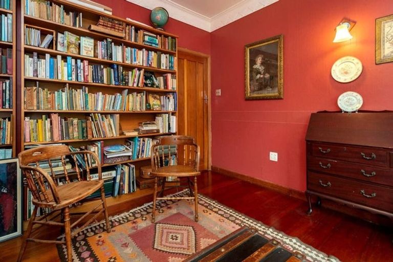 Photo of property in 4 Vennell Street, Brooklyn, Wellington, 6021