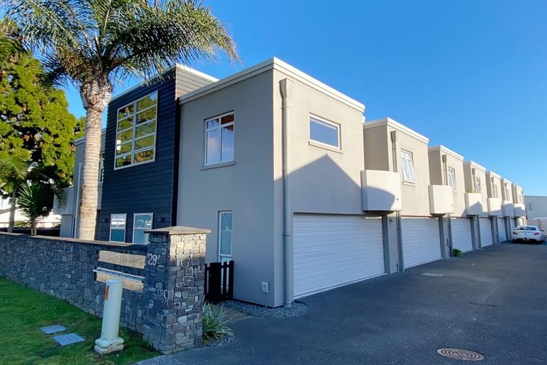 Photo of property in 1/29 Third Avenue, Tauranga, 3110