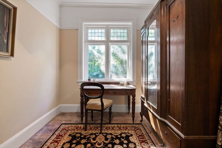 Photo of property in 2 Mersey Street, Island Bay, Wellington, 6023