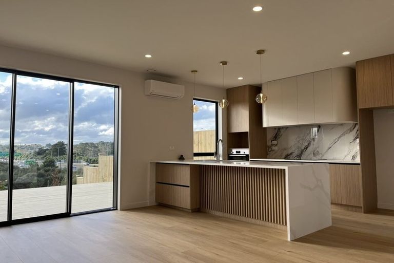 Photo of property in 11 Puihi Crescent, Massey, 0614