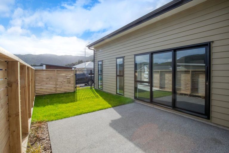 Photo of property in 27 Te Ara O Roimata, Wainuiomata, Lower Hutt, 5014
