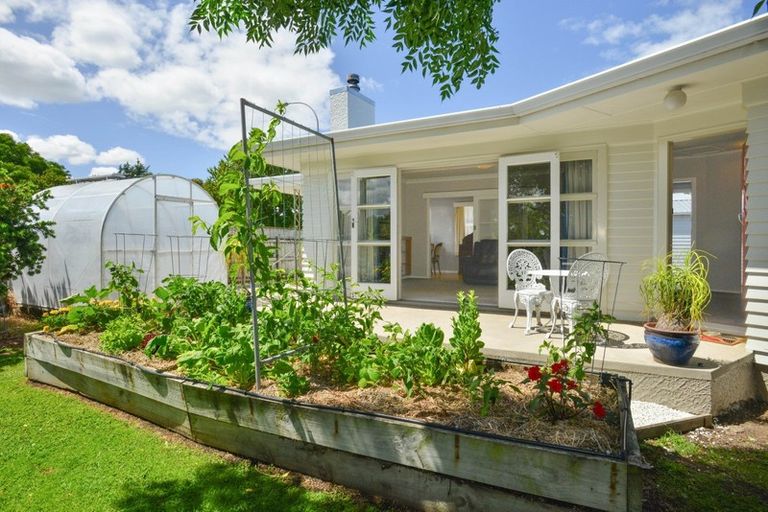 Photo of property in 2 Lytton Road, Riverdale, Gisborne, 4010