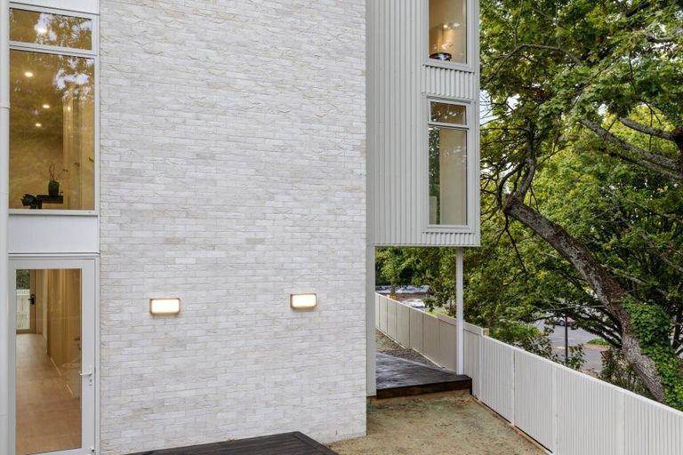 Photo of property in 1/2 Woodstock Road, Fairfield, Hamilton, 3214