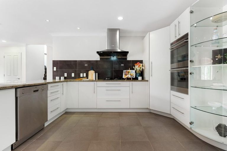 Photo of property in 42 Shelter Drive, Greenhithe, Auckland, 0632