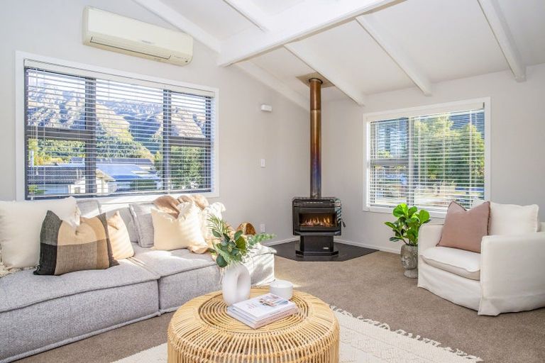 Photo of property in 8 Fox's Terrace, Arrowtown, 9302
