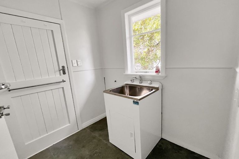 Photo of property in 4 Moray Place, Highbury, Palmerston North, 4412