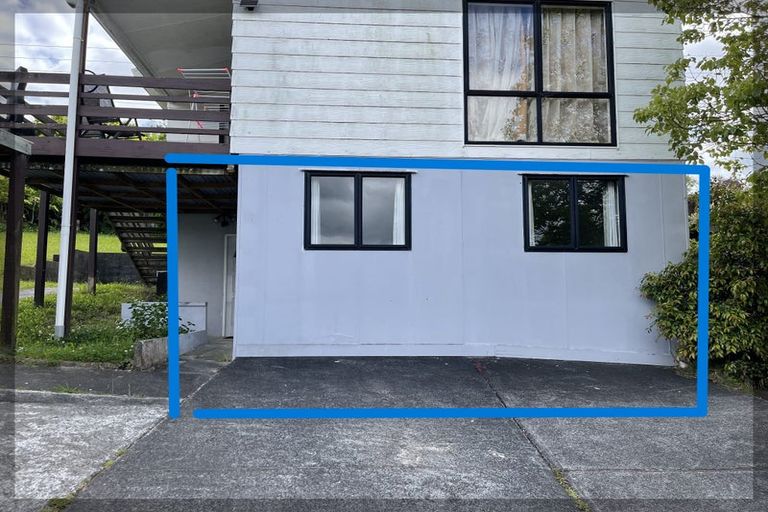 Photo of property in 1/84 Athena Drive, Totara Vale, Auckland, 0629