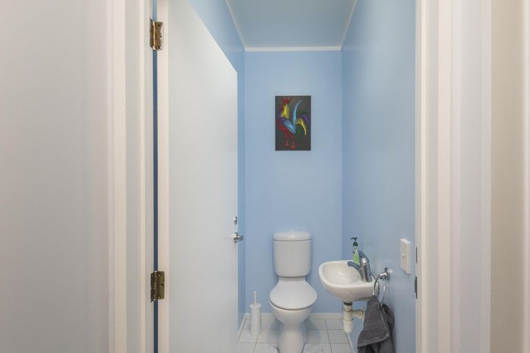 Photo of property in Maddison Apartments, 3/6a Queen Street, Palmerston North, 4410