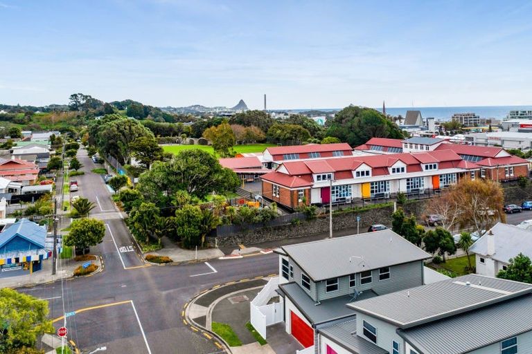Photo of property in 55 Pendarves Street, New Plymouth, 4310
