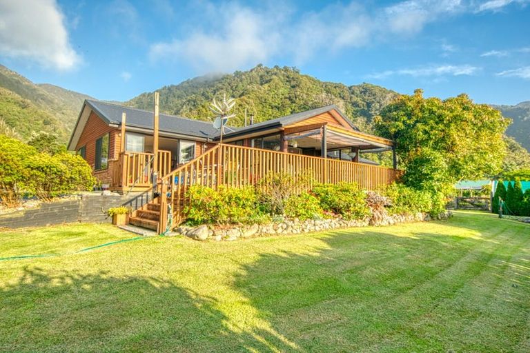 Photo of property in 12a Cargills Road, Barrytown, Runanga, 7873