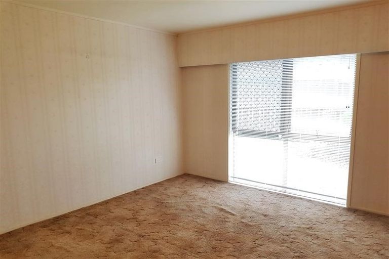 Photo of property in 1 Ti Nana Crescent, Henderson, Auckland, 0610