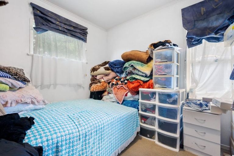 Photo of property in 137 Gossamer Drive, Pakuranga Heights, Auckland, 2010