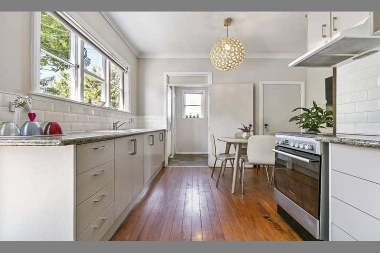 Photo of property in 66 Don Buck Road, Massey, Auckland, 0614