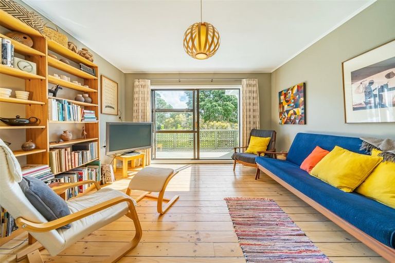 Photo of property in 93 Oroua Street, Eastbourne, Lower Hutt, 5013