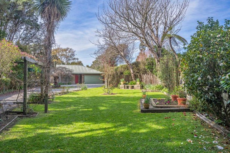 Photo of property in 243 Te Moana Road, Waikanae, 5036