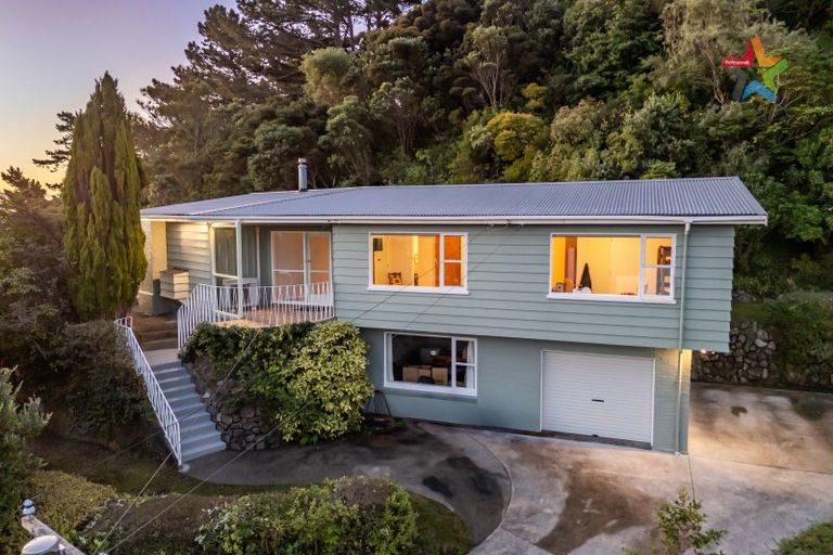 Photo of property in 15 Acheron Road, Paremata, Porirua, 5026