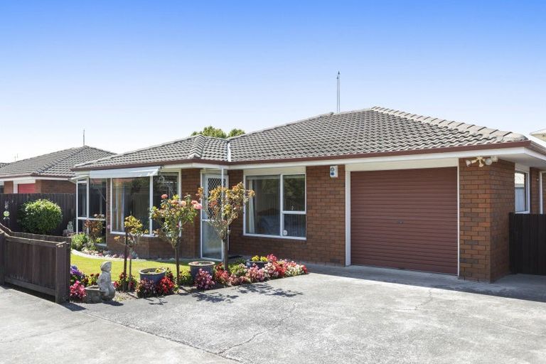 Photo of property in 2/18 Moffett Street, Islington, Christchurch, 8042