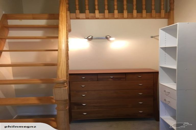 Photo of property in 40b Staincross Street, Green Bay, Auckland, 0604