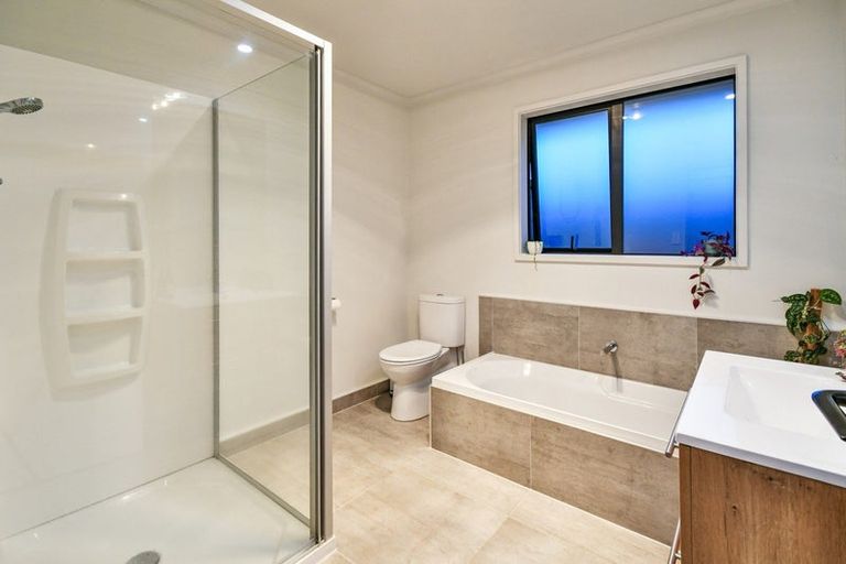 Photo of property in 66 Helenvale Crescent, Pokeno, 2402