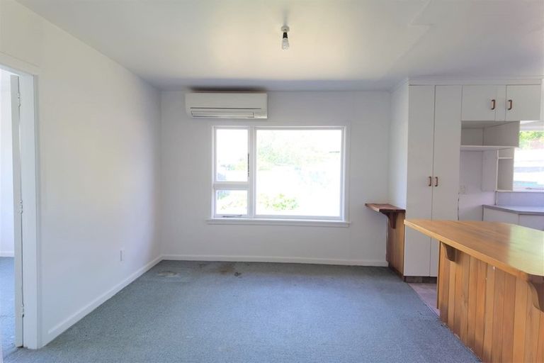 Photo of property in 94 Avondale Road, Avondale, Christchurch, 8061