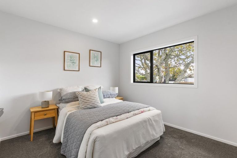 Photo of property in 1/47 Deep Creek Road, Waiake, Auckland, 0630