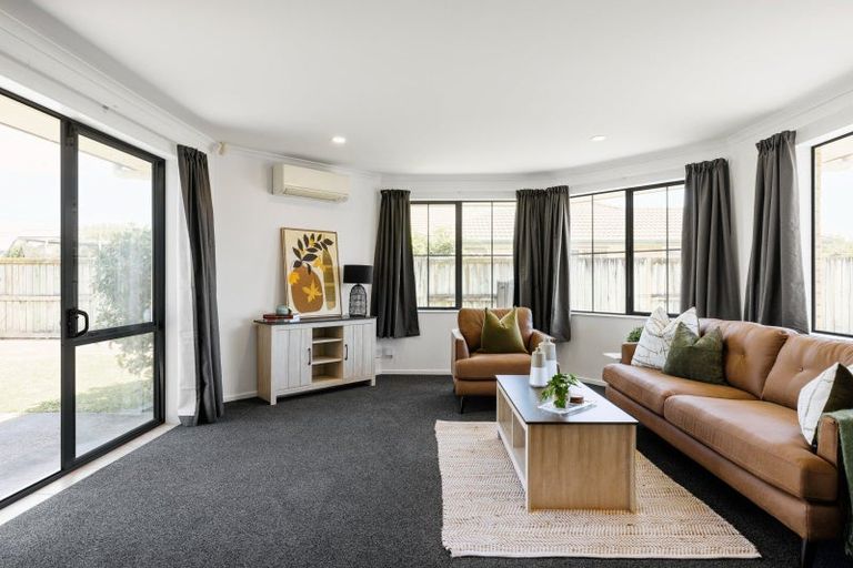 Photo of property in 15 Farnham Close, Rototuna North, Hamilton, 3210