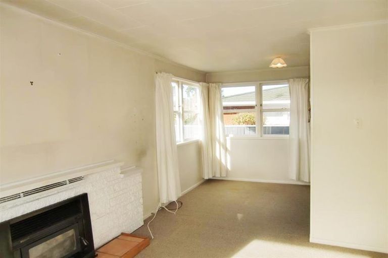 Photo of property in 21 Manu Crescent, Upper Vogeltown, New Plymouth, 4310