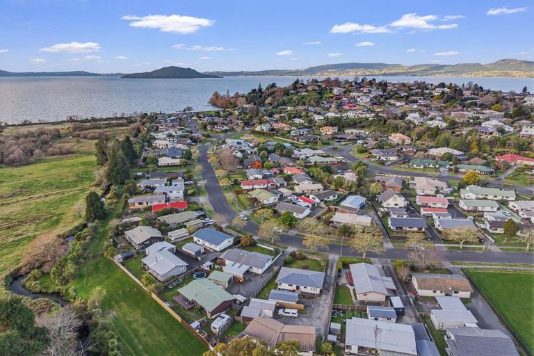 Photo of property in 47a Aquarius Drive, Kawaha Point, Rotorua, 3010
