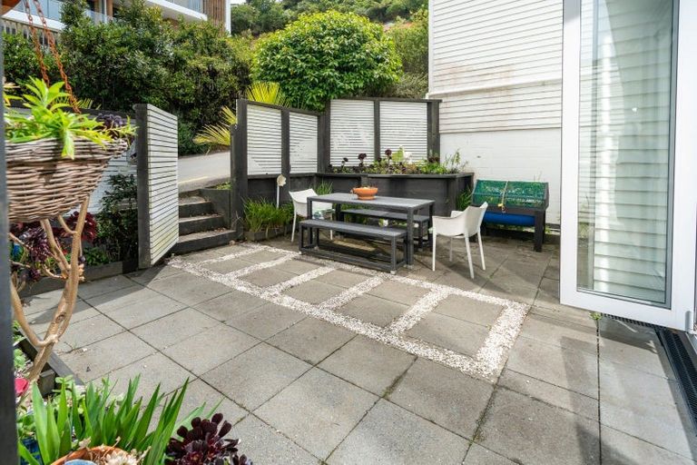 Photo of property in 20 Tiketike Way, Brooklyn, Wellington, 6021