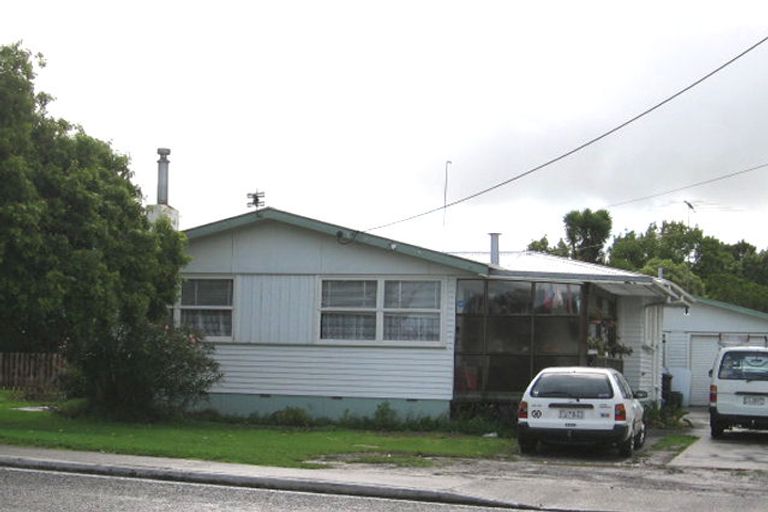 Photo of property in 124 Universal Drive, Henderson, Auckland, 0610