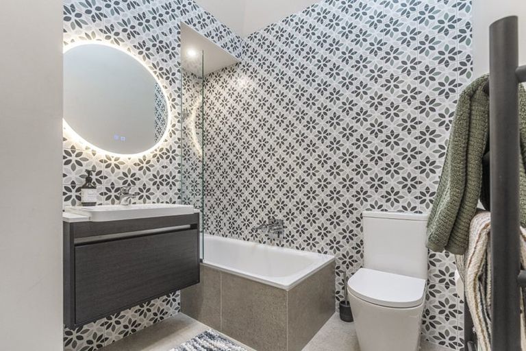 Photo of property in 12 Midway Avenue, Castor Bay, Auckland, 0620