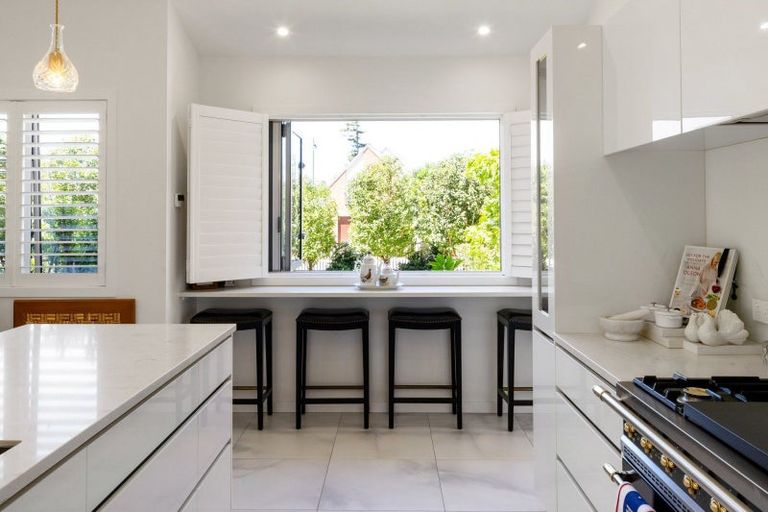 Photo of property in 1 Le Quesnoy Place, Cambridge, 3434