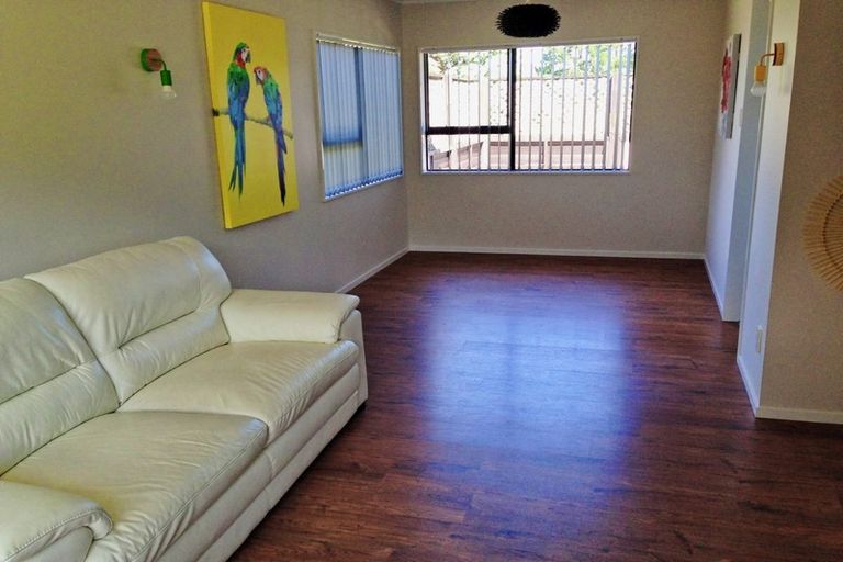 Photo of property in 1 John Webster Place, Glen Eden, Auckland, 0602