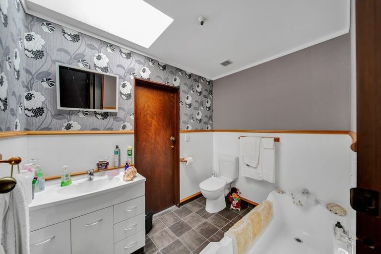 Photo of property in 17 Weld Street, Normanby, Hawera, 4614