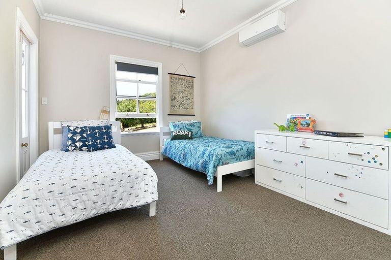 Photo of property in 940 South Head Road, South Head, Helensville, 0874