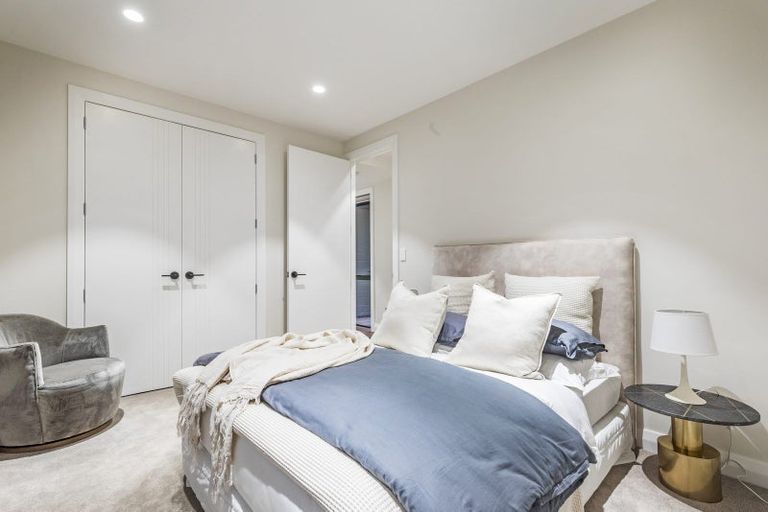 Photo of property in 1a Tiri Road, Takapuna, Auckland, 0620