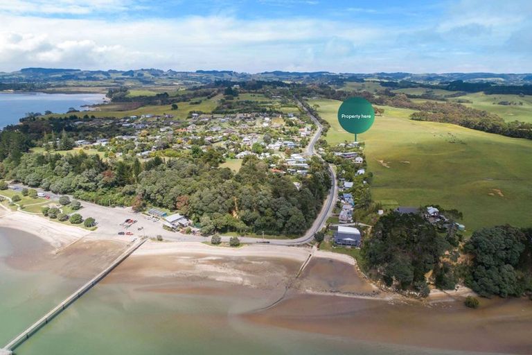 Photo of property in 26 Shelly Beach Road, Shelly Beach, South Head, 0874