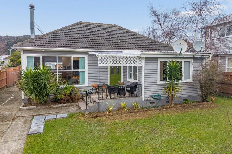 Photo of property in 34 Milne Crescent, Taita, Lower Hutt, 5011