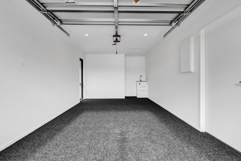 Photo of property in 10a Winstone Place, Highlands Park, New Plymouth, 4312