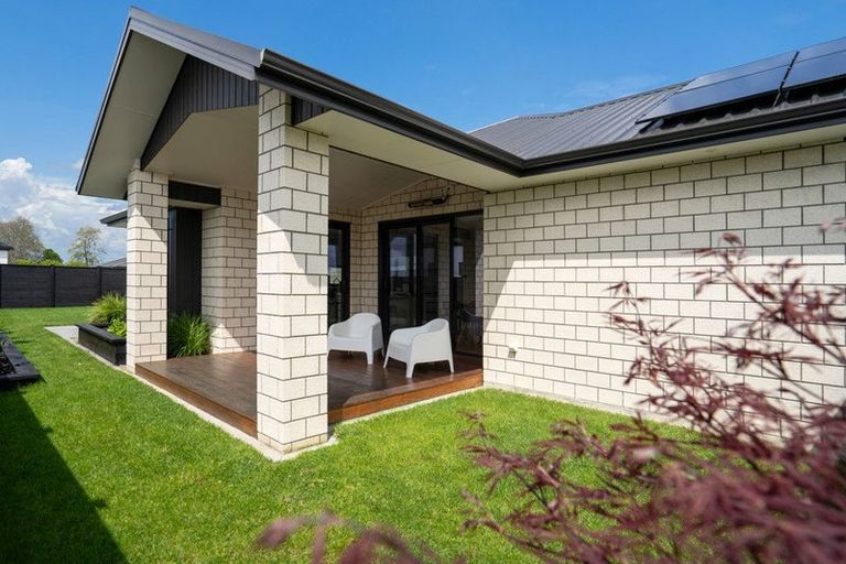 Photo of property in 32 Hugo Shaw Drive, Cambridge, 3434