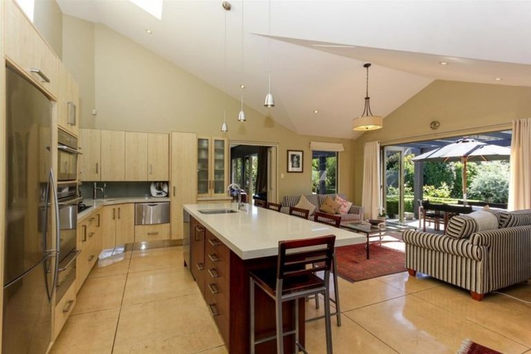 Photo of property in 30 Shelter Grove, Frankleigh Park, New Plymouth, 4310