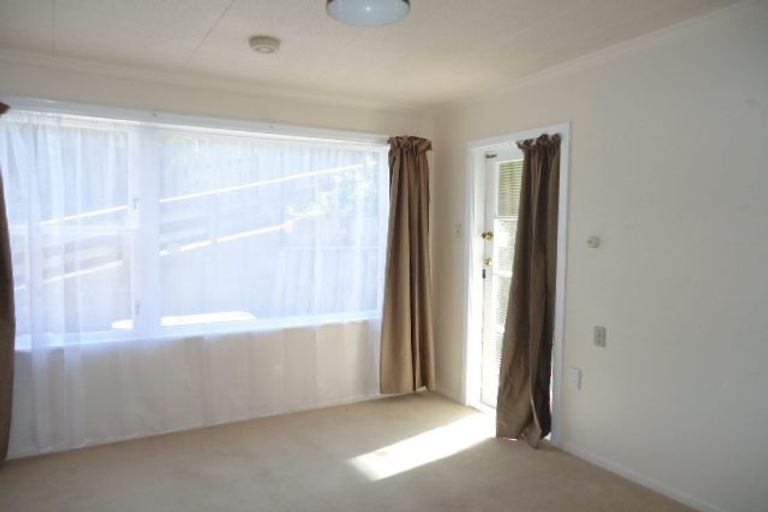 Photo of property in 5 Titiro Moana Road, Korokoro, Lower Hutt, 5012