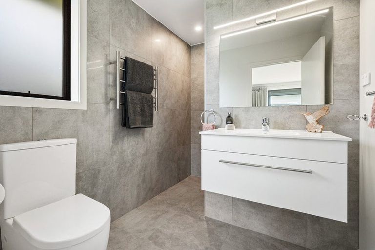 Photo of property in 16 Carrick Place, Mosgiel, 9024