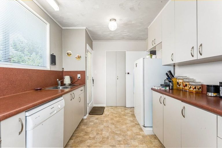 Photo of property in 16 Hicks Close, Whitby, Porirua, 5024