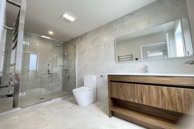 Photo of property in 16 The Anchorage, Sunnyhills, Auckland, 2010